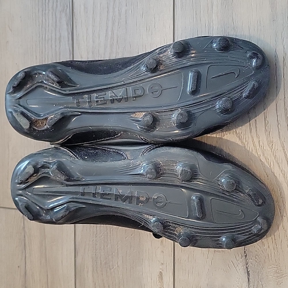 Nike Tiempo Legend 9 Club Black Soccer Cleats Boys Size 6 - Picture 7 of 7